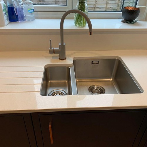 Quartz sink surround